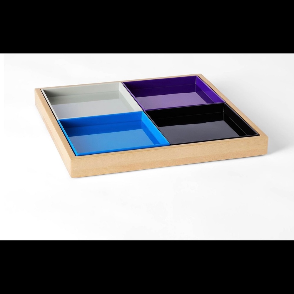 New 5 piece set of nesting appetizer plates